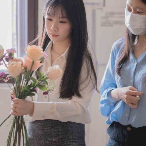 Due to having the urge to learn something new, Chloe took up the challenge to be a entrepreneur, florist while being a student. (Photo credits: Chloe)